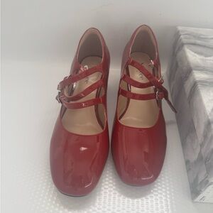 Elegant Red Patent Leather Mary Jane Shoes